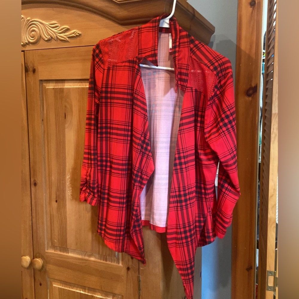 Women’s Large No Boundaries flannel